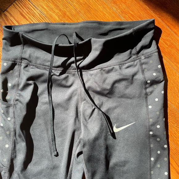 Nike black leggings with white polkadots on the side - Picture 4 of 5